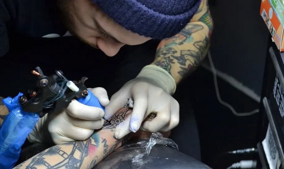 Come scegliere la macchinetta per tatuaggi: tipologie e costi - Max  Signorello